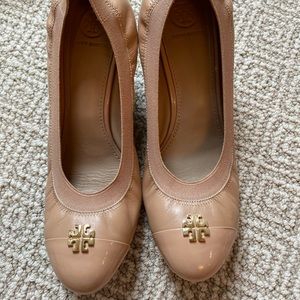 Tory Burch Leather Pumps - Size 9.5 (Tan)